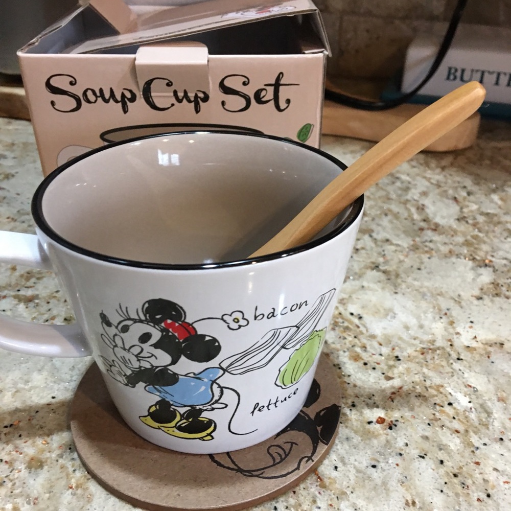 Disneyland mug set